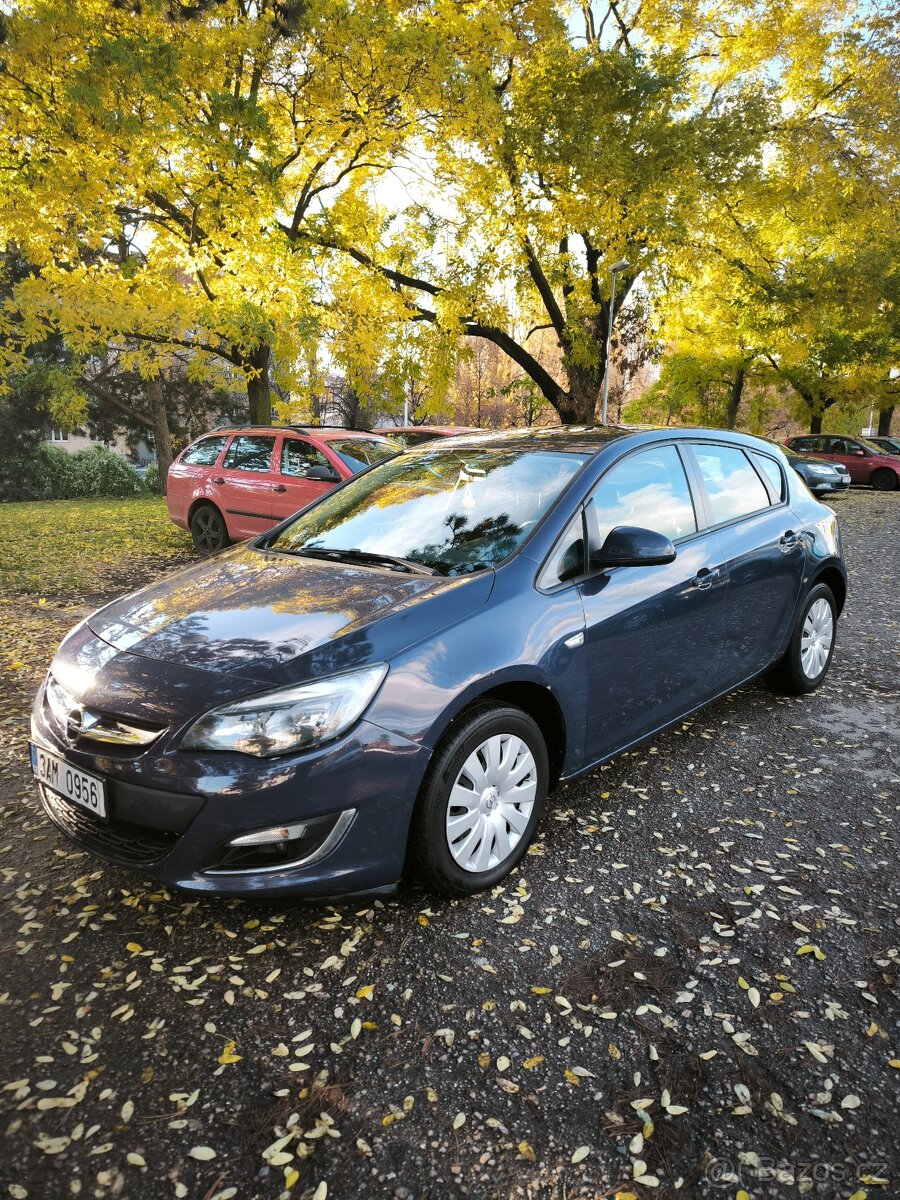 OPEL ASTRA J 2013. 1.7 CDTI 81 KW - 2