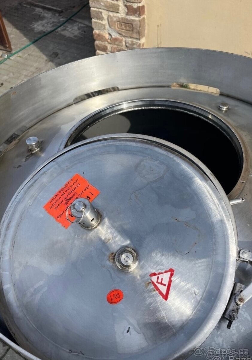 Nerezové nádoby tlakové 500l - 2