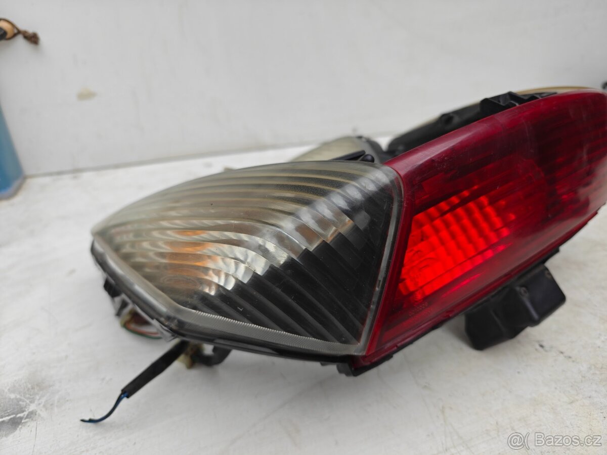 Honda FJS 600 / 400 Silver Wing - Zadní světlo - 2