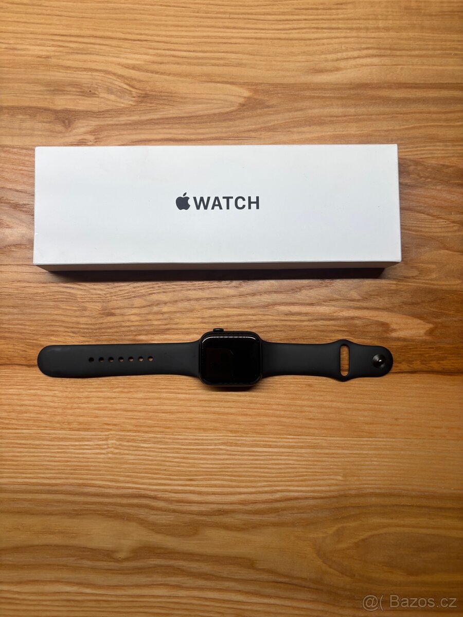 Apple Watch SE 2 generace 44mm cellular - 2