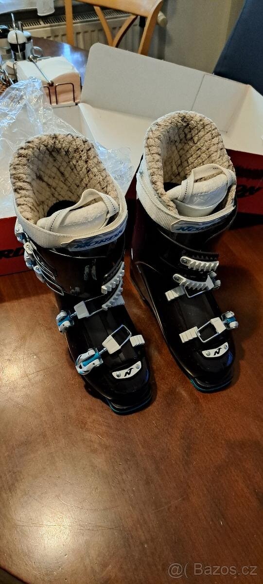 Prodám lyžařské boty Nordica vel. 260 ( EU 40.5 ) - 2