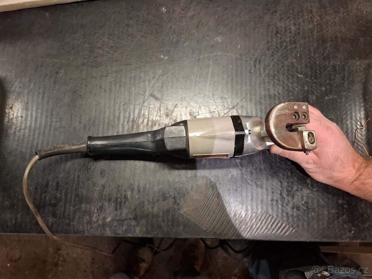 Elektrické nůžky na plech NAREX - 2