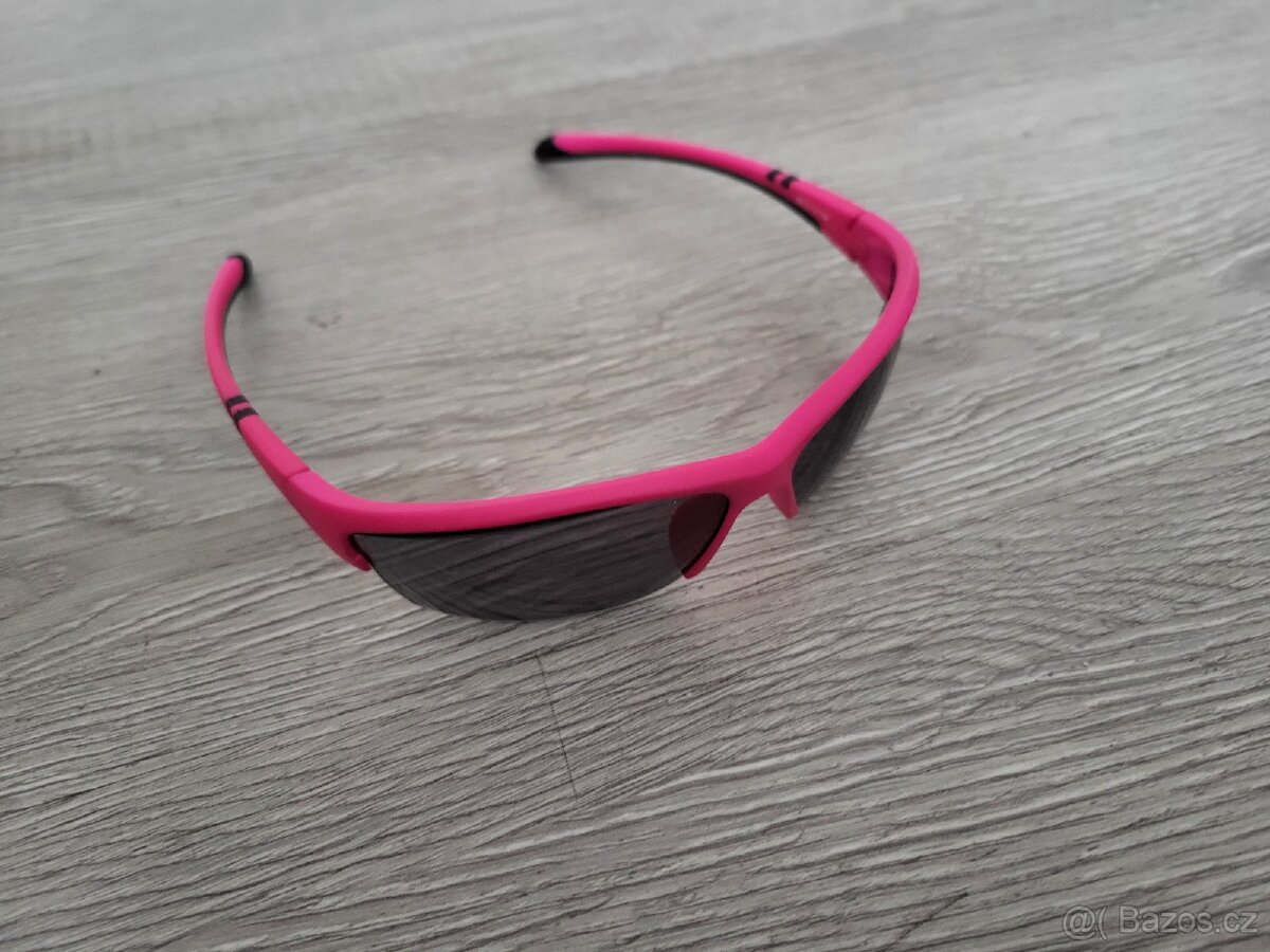 Prodám nové, nenošené cyklistické brýle R2 HERO AT0920
- 2