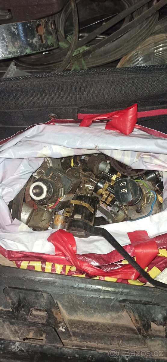 Prodám náhradní díly AUTO-MOTO - 2