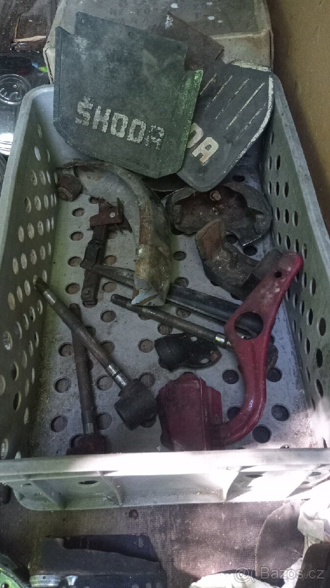 Škoda 1000 nahradni dily - 2