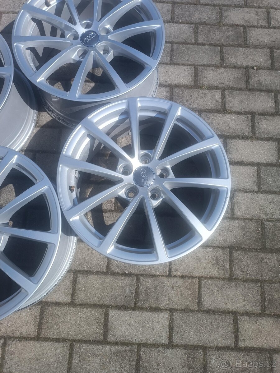 238. Originál Alu kola Audi R17 - 2