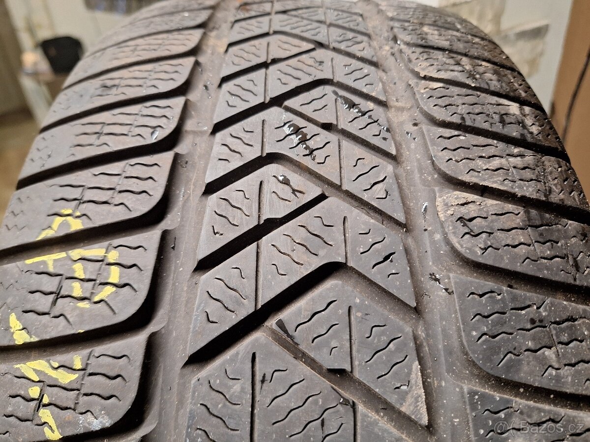 Prodám zimní pneu 248/50/18 Pirelli - 2