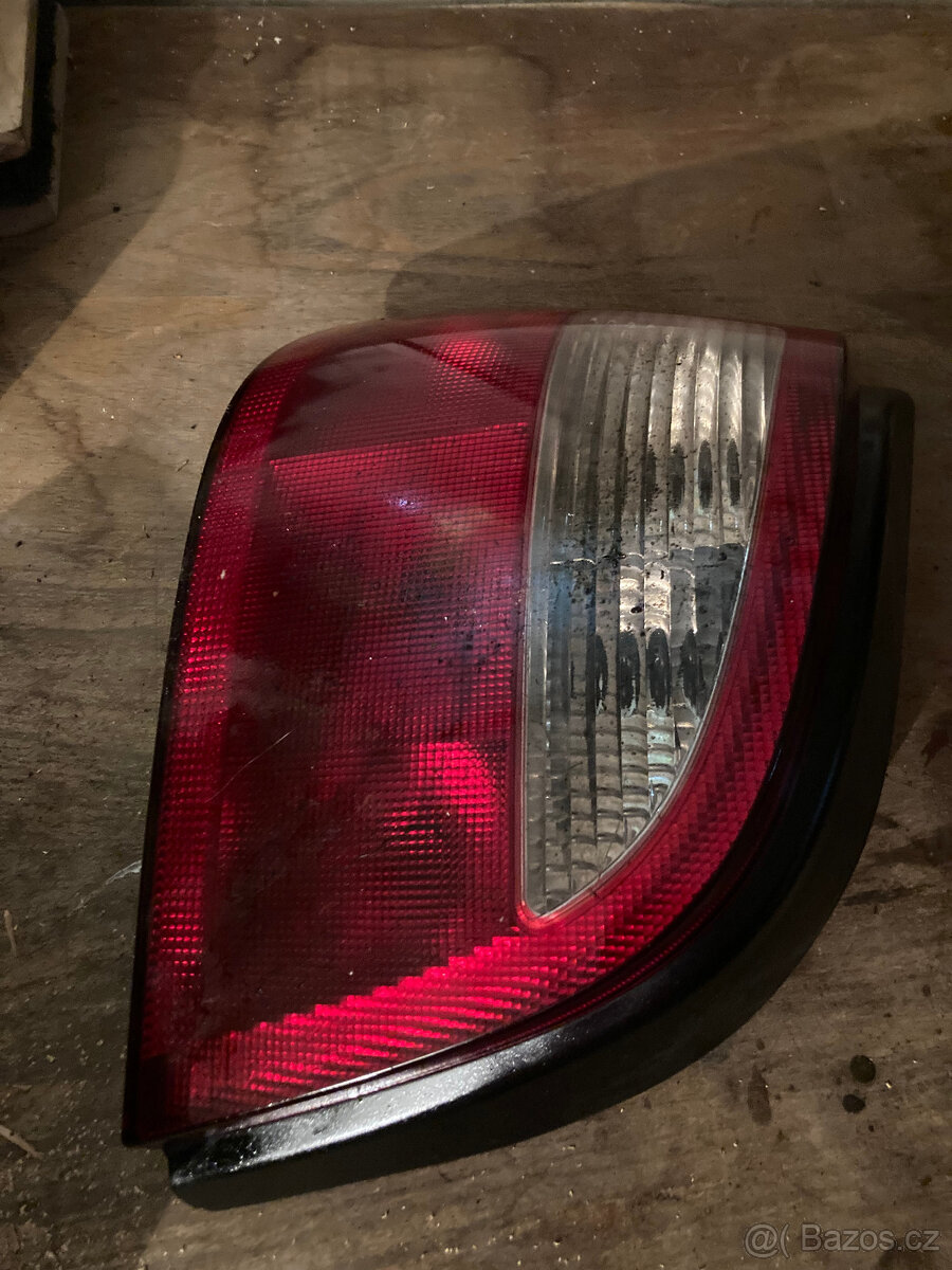 PRODÁM SVĚTLO na Renault Megan - 2