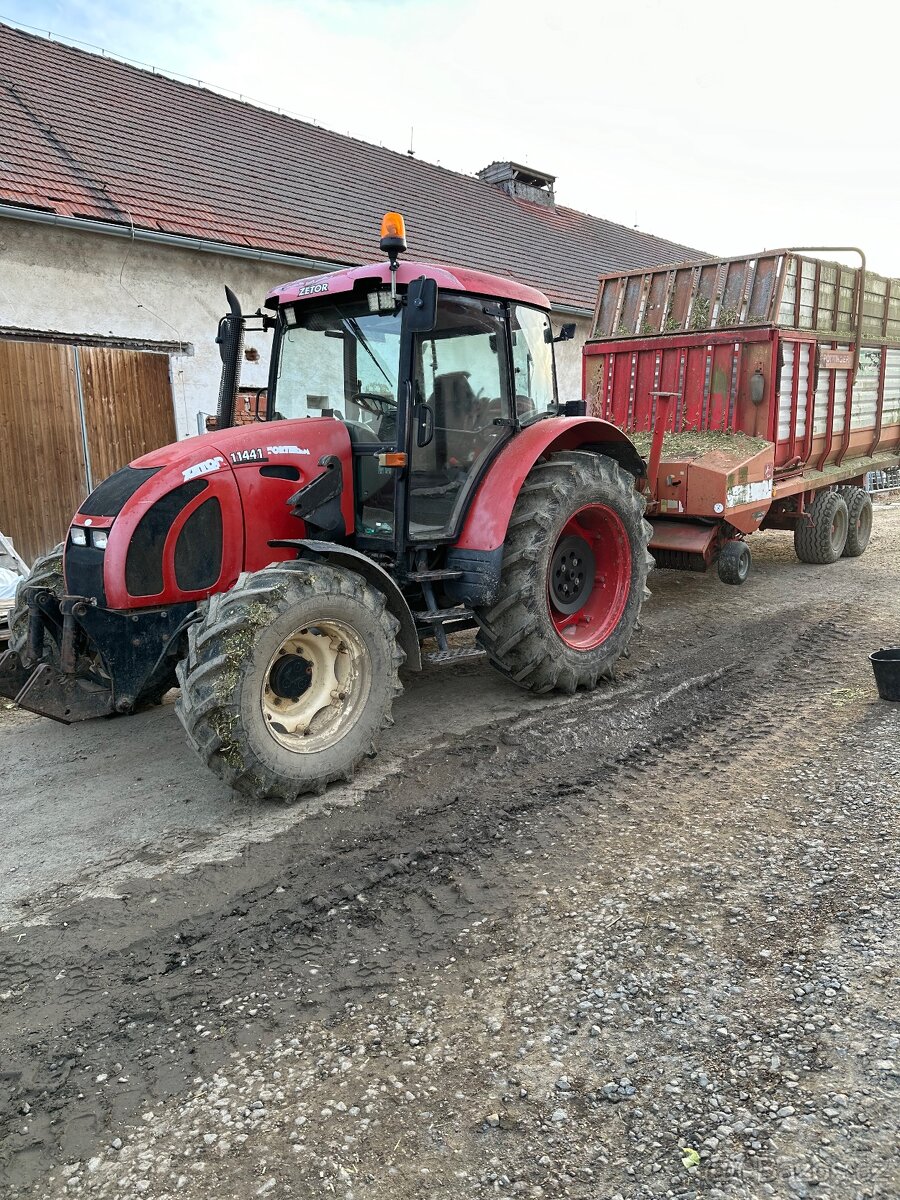 Odvoz senážním vozem - 2