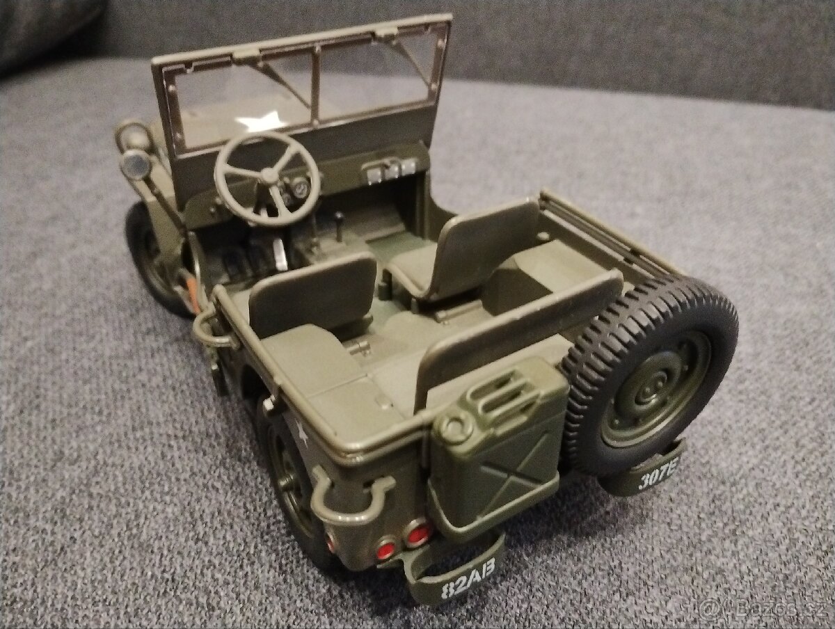 Jeep Willys 1/18 - 2