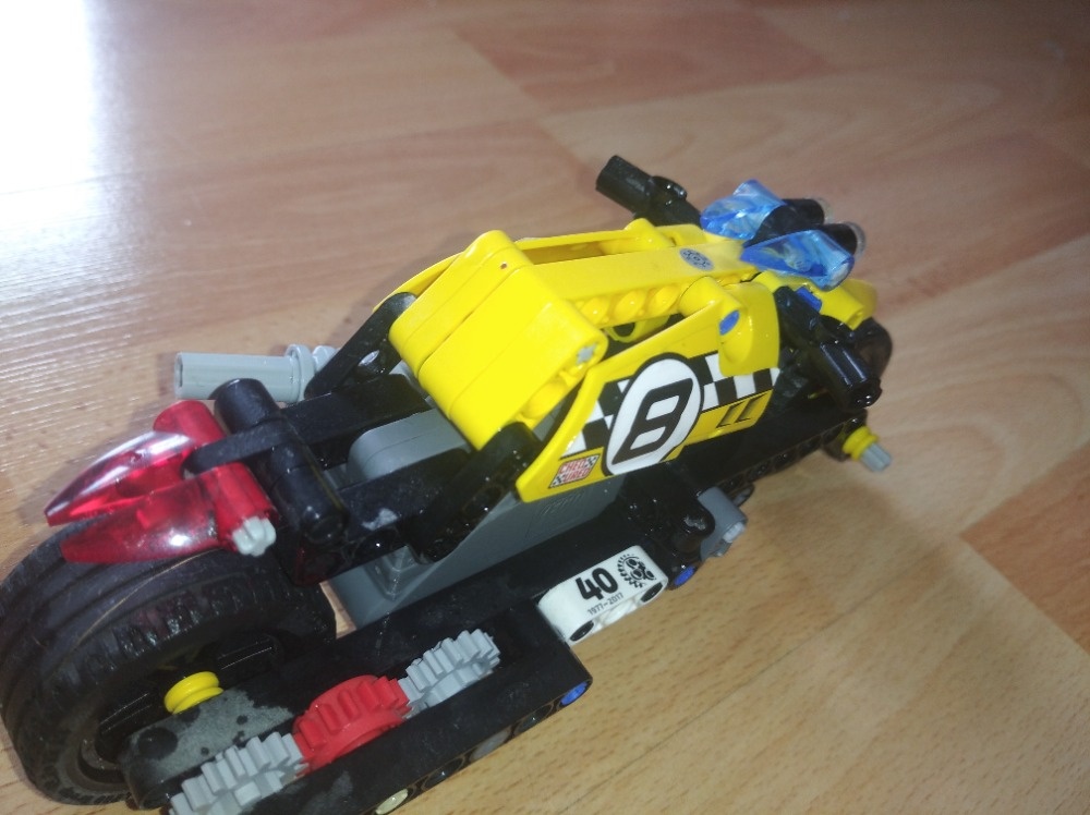Lego Technic set-42058 - 2