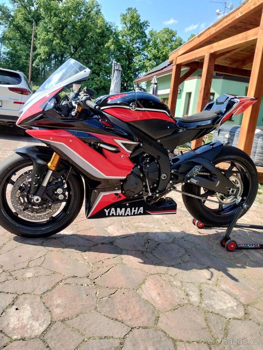 Yamaha R6 rok 2024 - 2