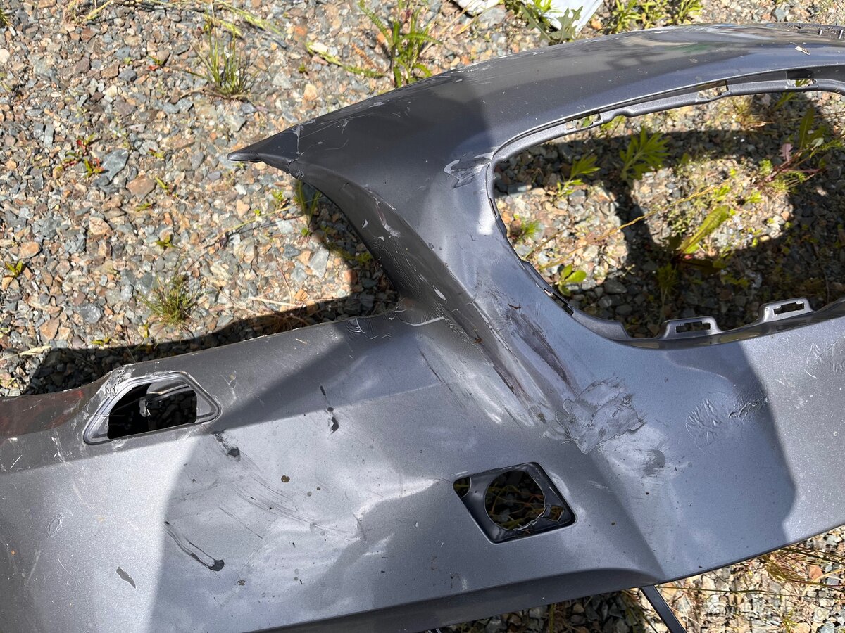 BMW F10 přední nárazník - 2