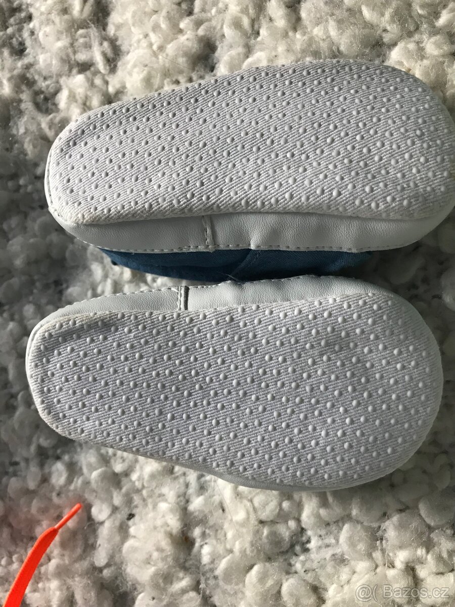 capáčky džínové 6-12měsíců - 2