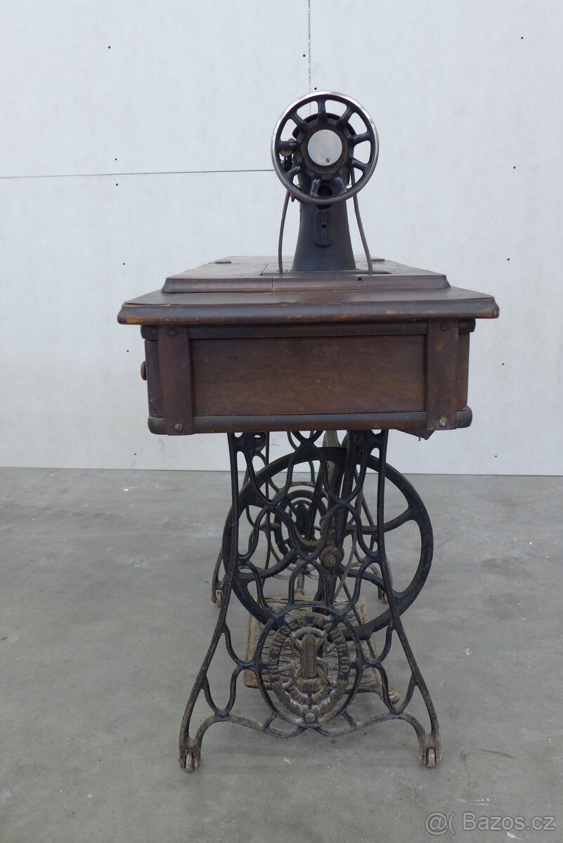 šicí stroj Singer - 2