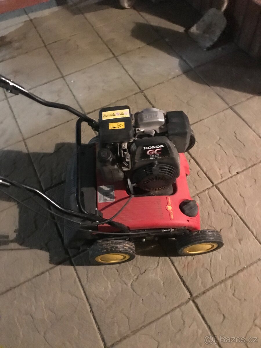 Zapůjčení vertikutátoru Wolf-Garten UV-35 B - 2