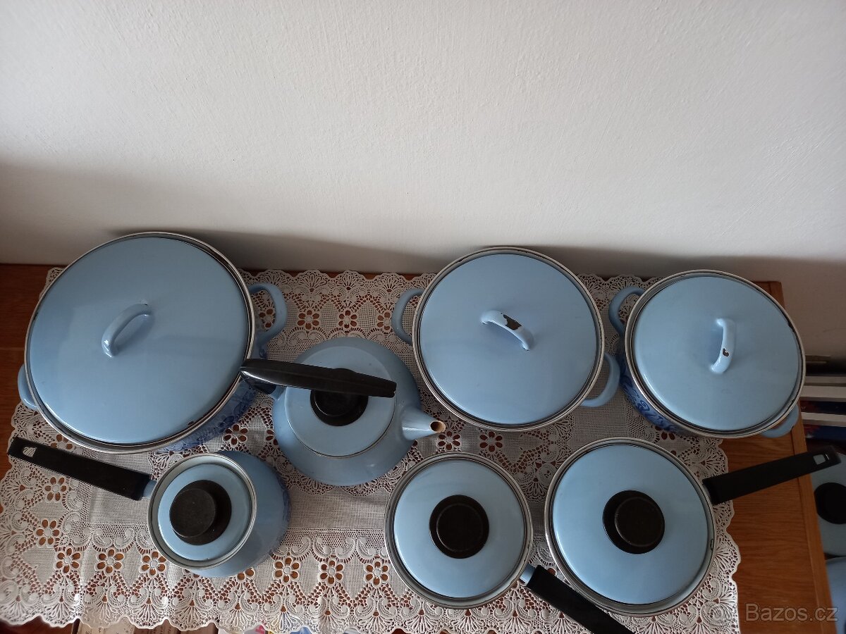 Sada smaltovaných hrnců - 2