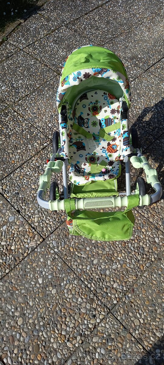 Hračka - dětský kočárek - 2