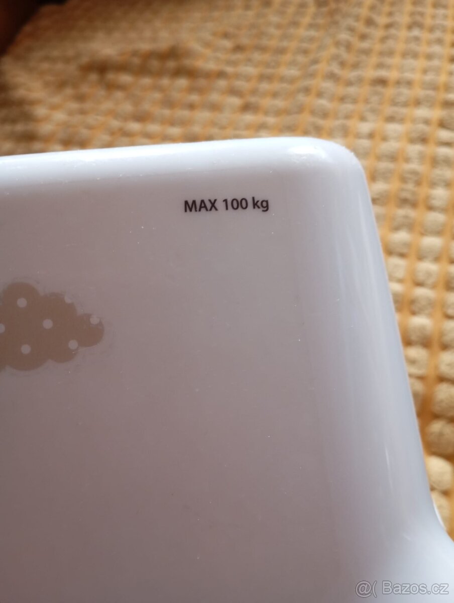 Plastová stolička - 2