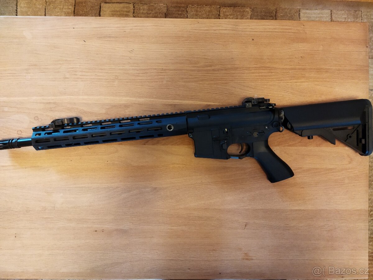 Airsoft zbraň AR-15 - 2