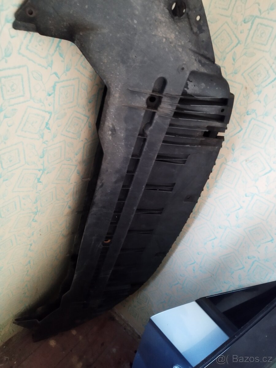 Plast pod nárazník Mondeo mk4 - 2