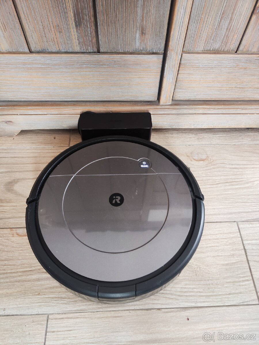 iRobot RVF-Y1 Wifi Connected Roomba Combo. - 2