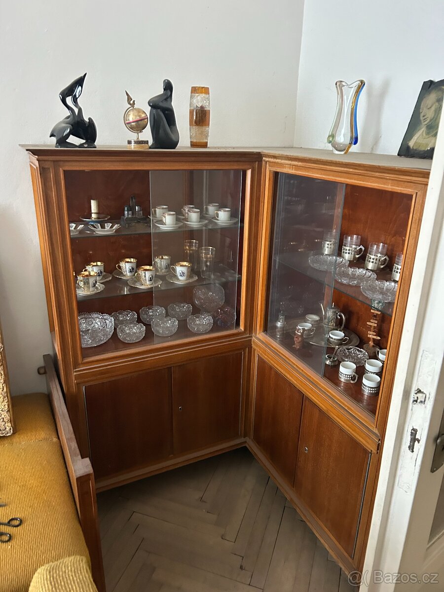 Starožitný nábytek - 2