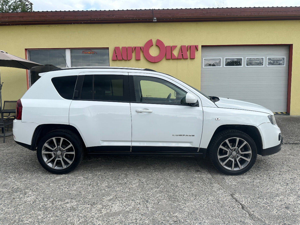 Jeep Compass 2.2CRDi NAVI/VÝHŘEV/1 MAJ - 2
