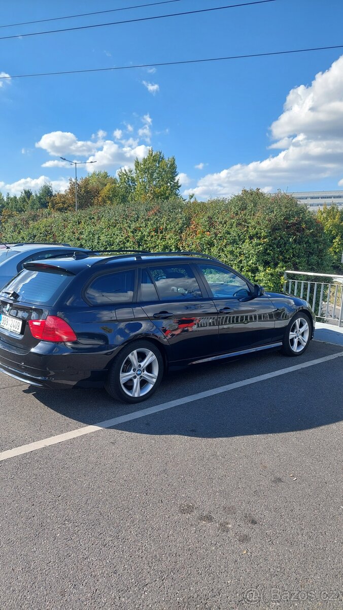 BMW E91 2010 - 2