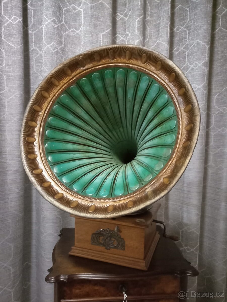 Gramofon s troubou - 2