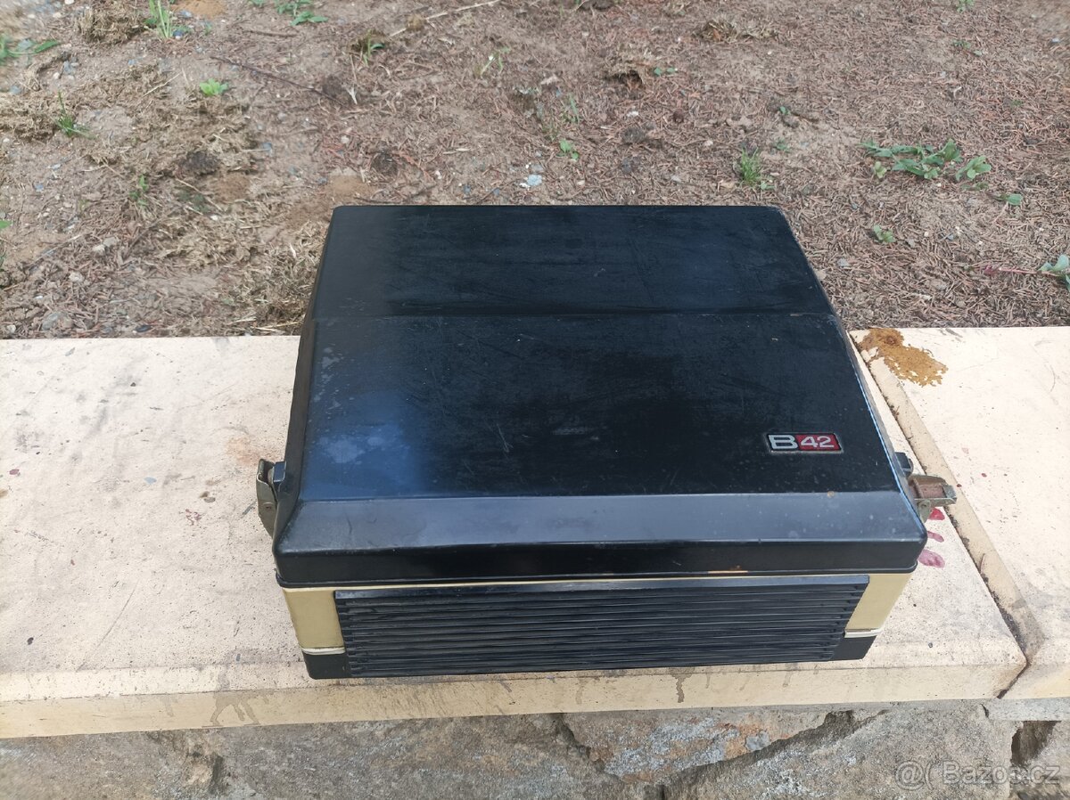 Kotoučový magnetofon Tesla B42 - 2