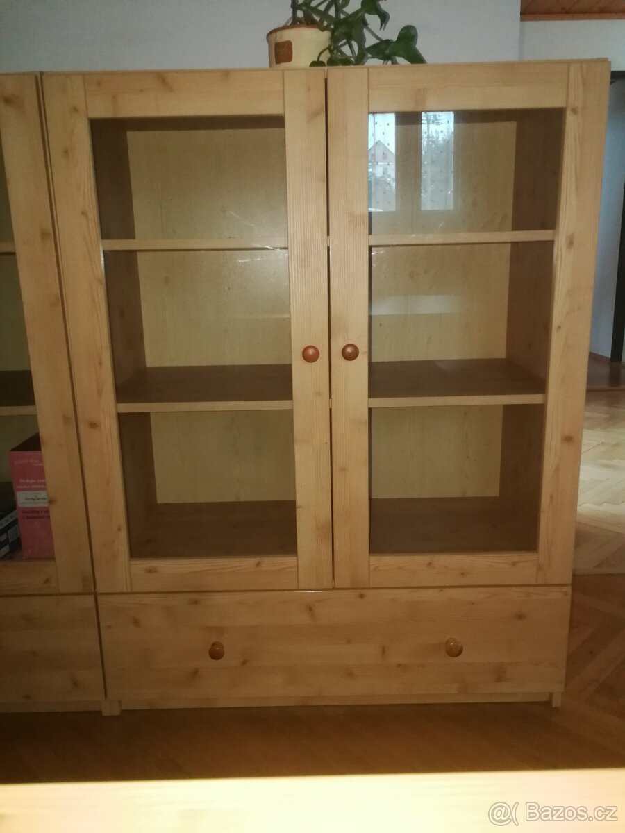 prosklená skříň, vitrýna prosklená, knihovna - 2