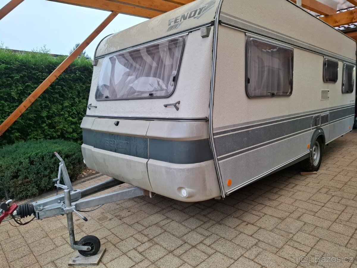 Fendt 530 - poschodová posteľ - 2