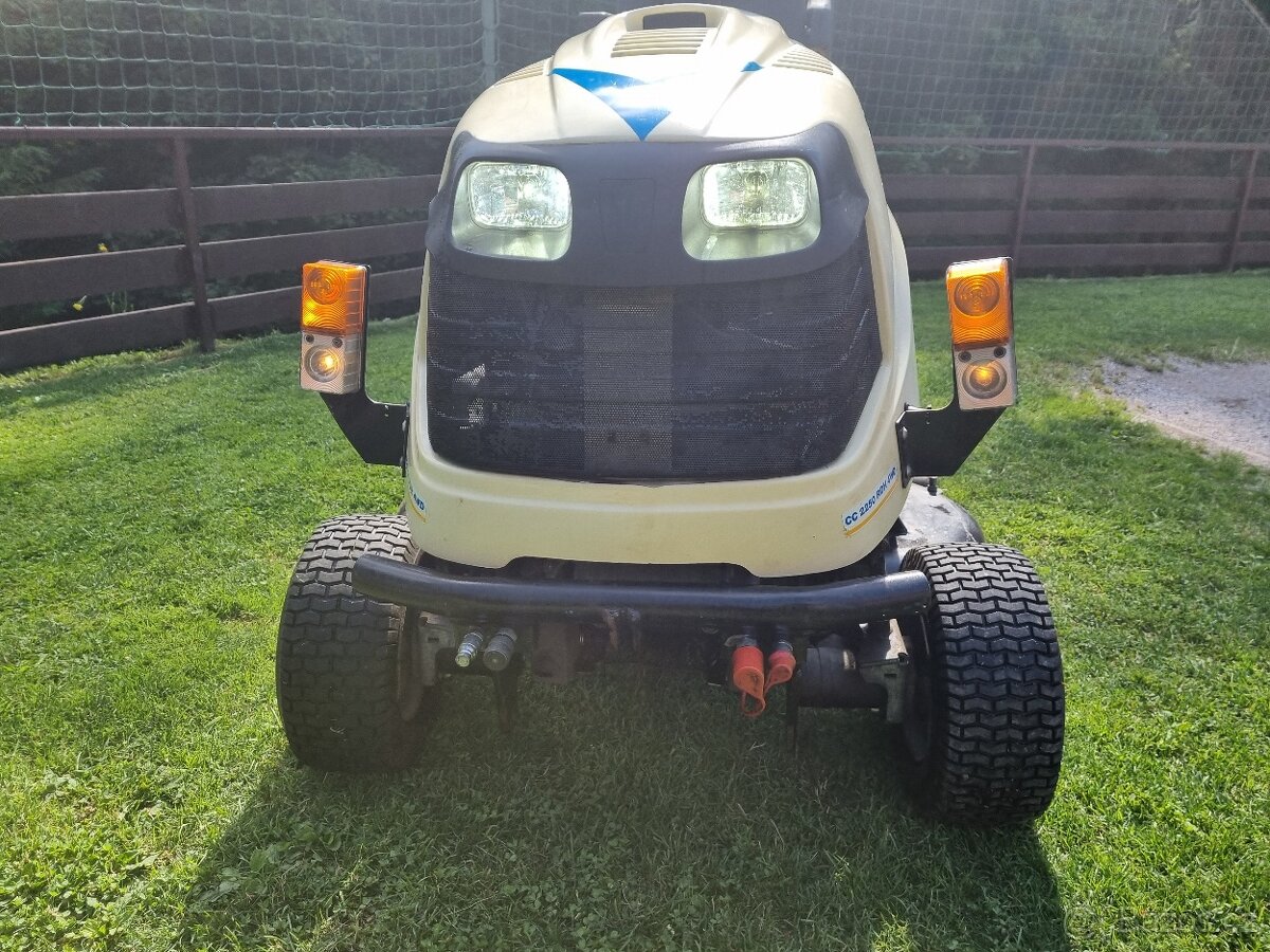 Sekací traktůrek Cub Cadet cc2250 rdh 4x4 s hydraulikou - 2