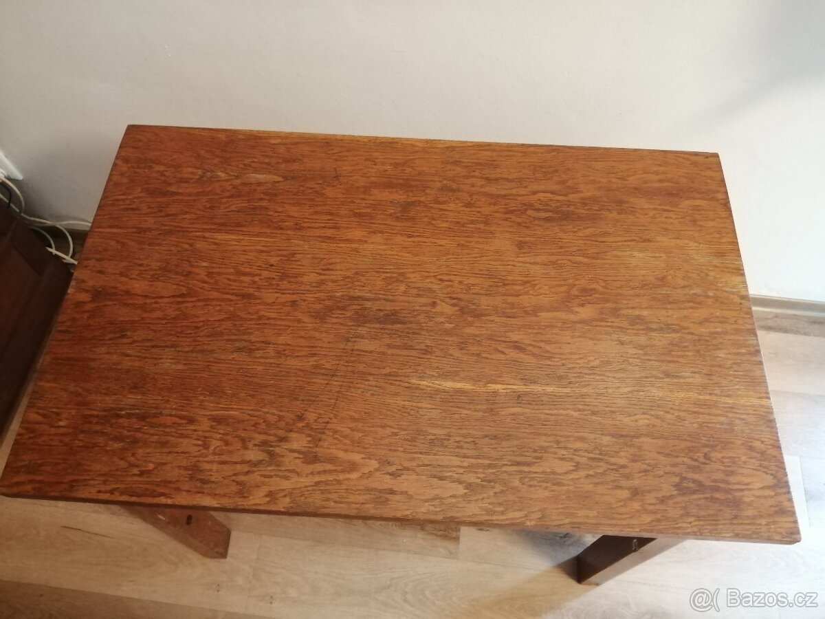 Jídelní stůl 103x65 cm - 2