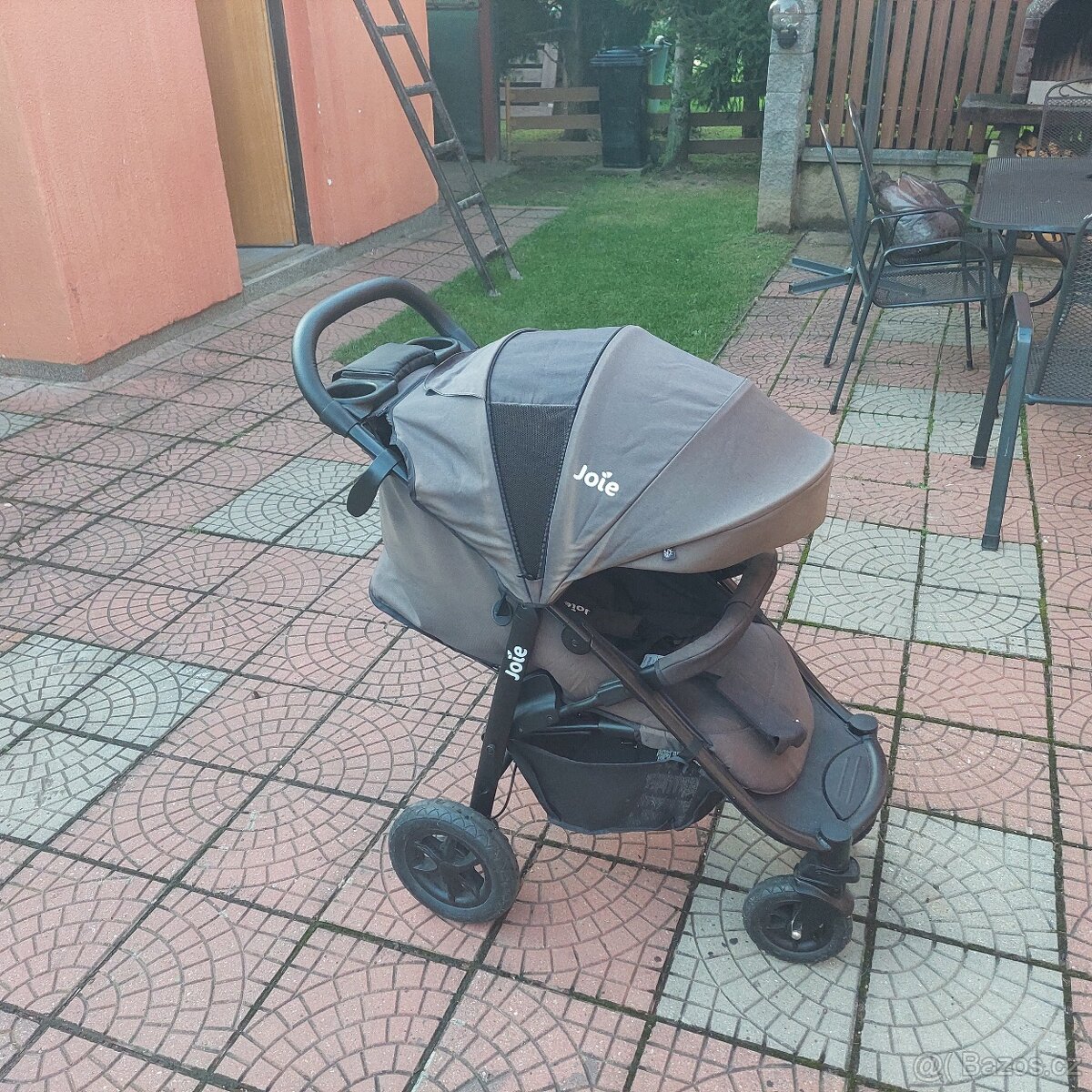 Kočárek JOIE - 2
