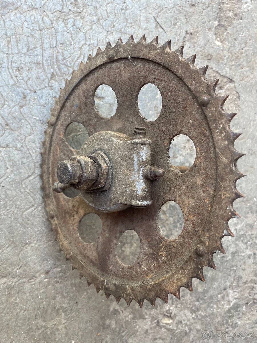 Prodám rozetu, náhon tachometru a osu Jawa 50 Pionýr - 2