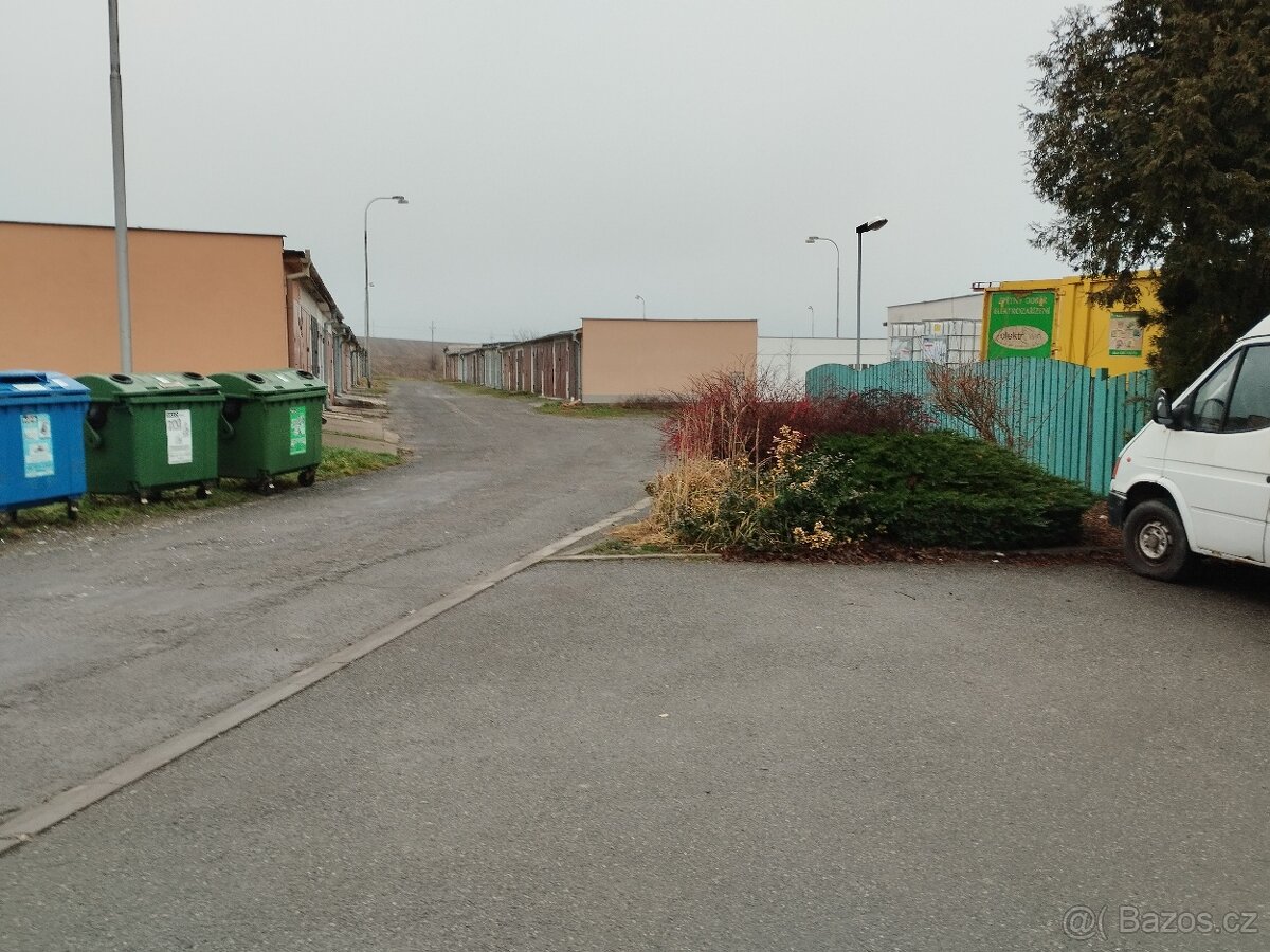 Dvougaráž s elektřinou - 2