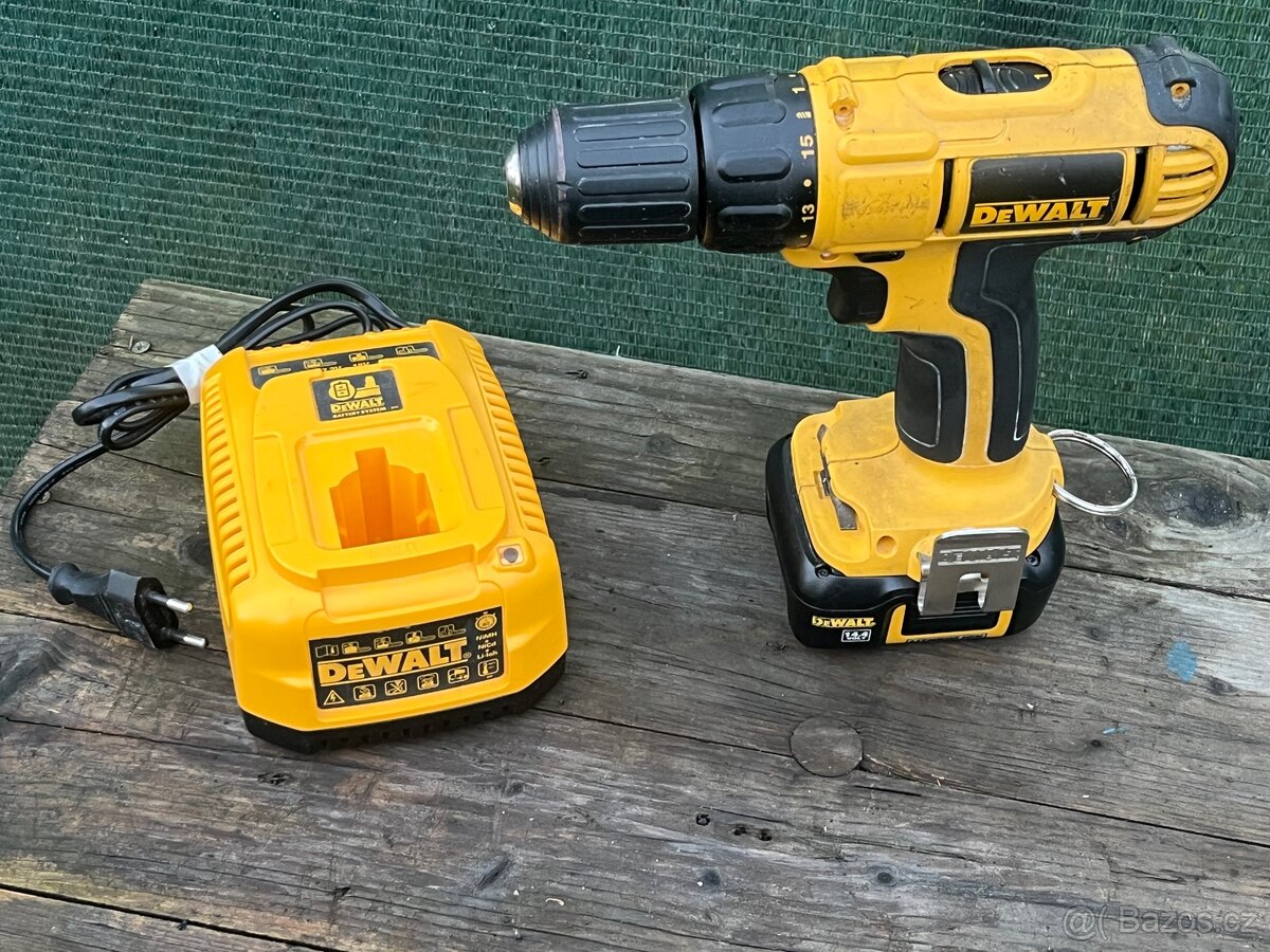 Aku šroubovák Dewalt DC733 na ND nebo opravu - 2