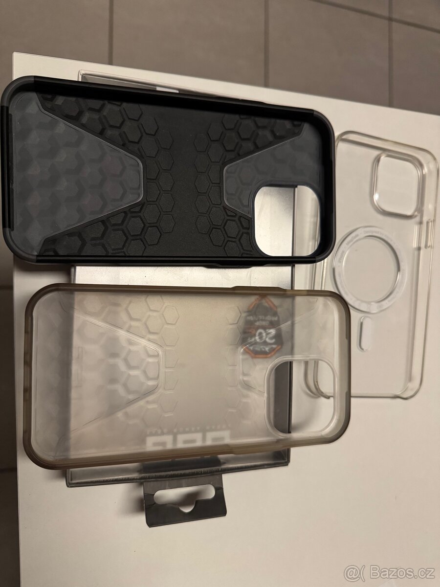 Prodám kryty na iPhone 13 Pro Max ve špičkovém stavu - 2
