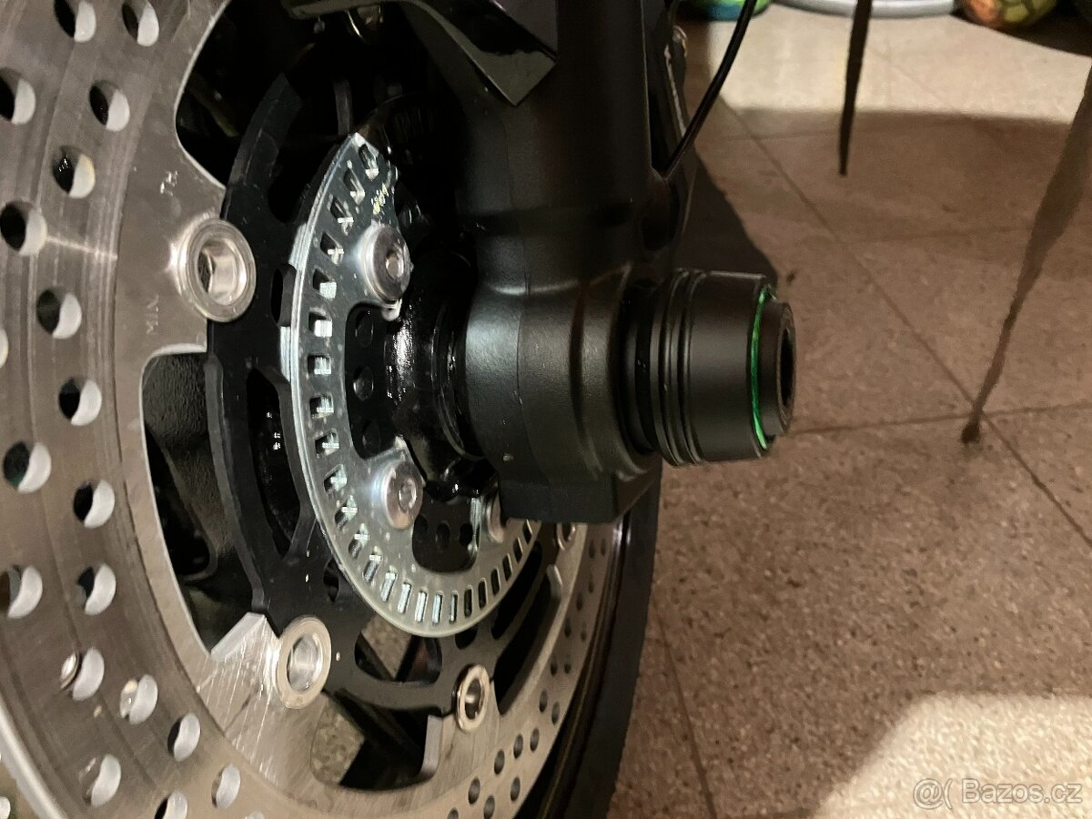 Chránič osy předního kola Versys 1000/1100 - 2