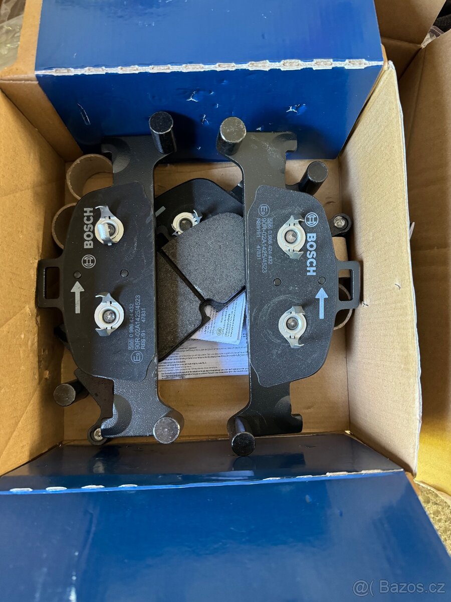 Audi a4 B9 - komplet přední brzdy - 2