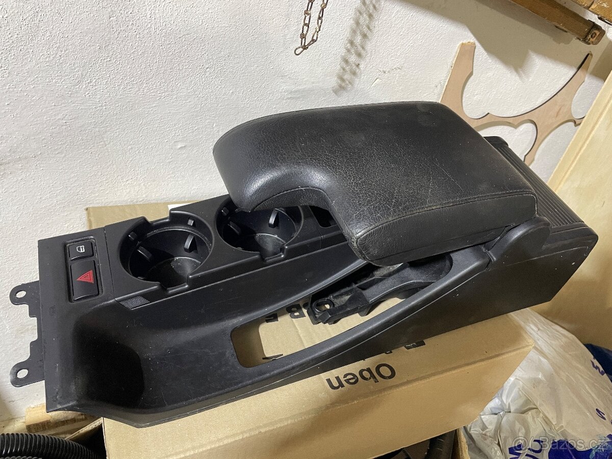 BMW E46 loketní opěrka - 2