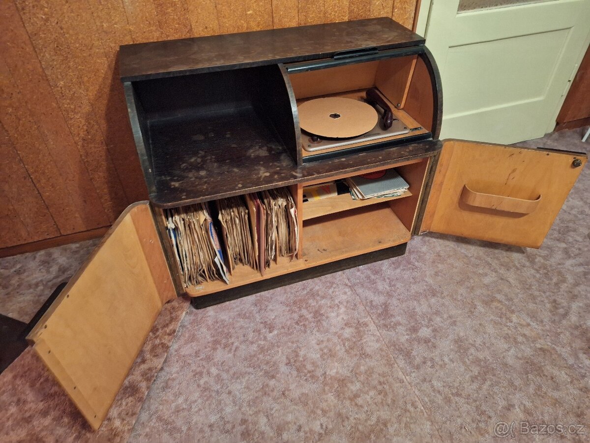 gramofon retro, gramofonové desky - 2