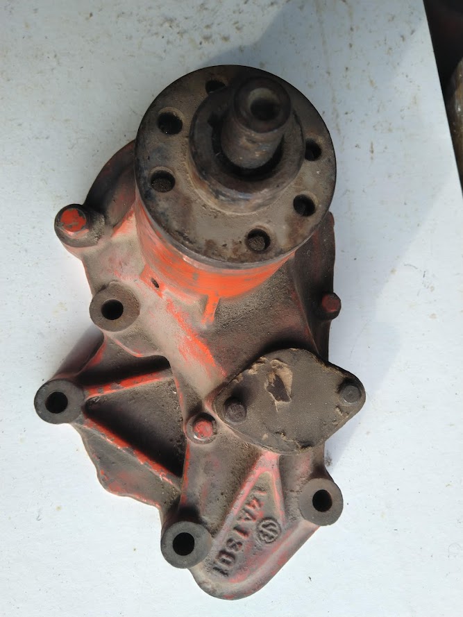 Vodná pumpa pre DT-75/TDT-55 - - 2