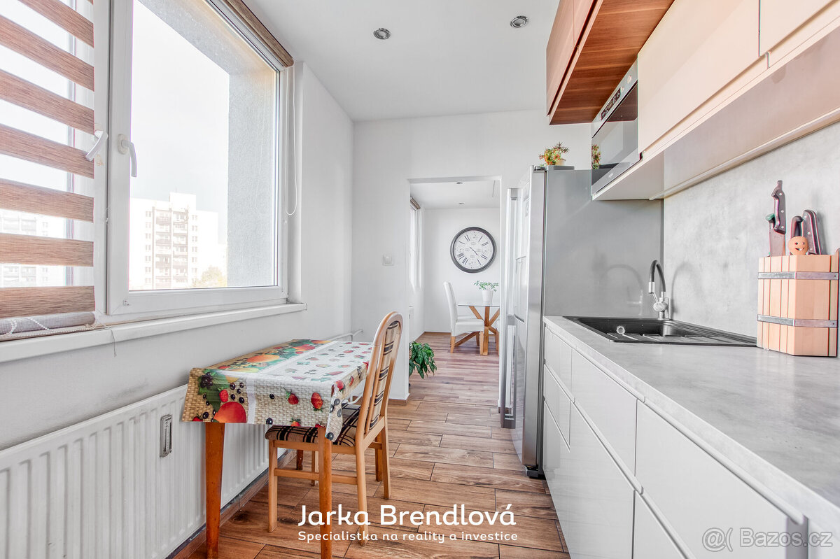 prodej bytu 3+1 s balkónem ( družstevní ) - 2