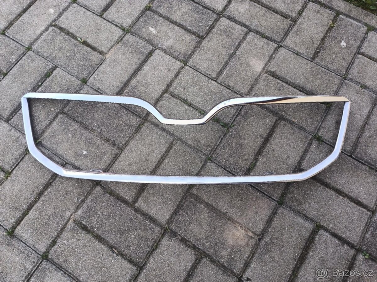 Chromovaný rámeček masky Octavia III - 2