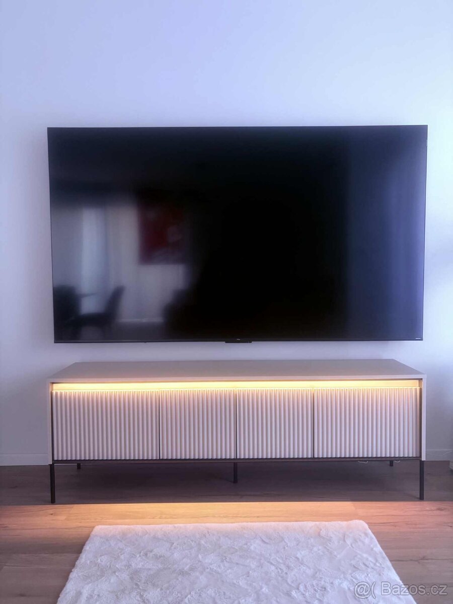 Stůl pod TV s LED osvětlením - 2