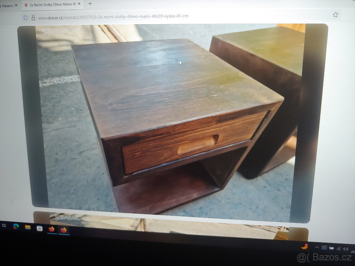 2x noční stolek masiv, na kolečkách, se šuplíkem - 2