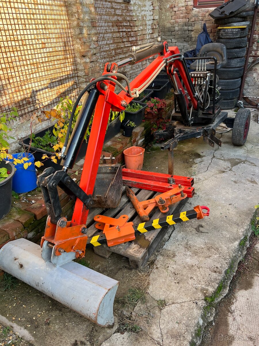 Kráčející minibagr, minirypadlo - 2